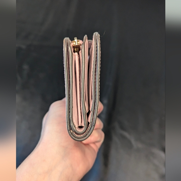 Furla women's wallet pink saffiano leather bifold gold tone hardware GUC w flaws - Picture 7 of 14